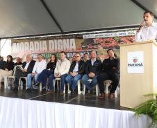 Darci Piana entrega residencial com 120 casas a famílias de Nova Londrina