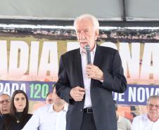 Darci Piana entrega residencial com 120 casas a famílias de Nova Londrina