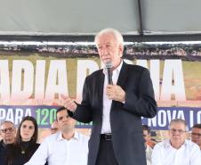 Darci Piana entrega residencial com 120 casas a famílias de Nova Londrina