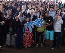 Darci Piana entrega residencial com 120 casas a famílias de Nova Londrina