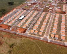 Darci Piana entrega residencial com 120 casas a famílias de Nova Londrina