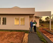 Em Santa Cruz de Monte Castelo, 40 famílias recebem as chaves da casa própria, graças ao Casa Fácil Paraná