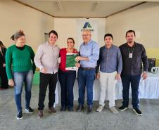 Em Japira, 102 famílias recebem títulos de regularização fundiária pela Cohapar