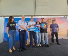 64 famílias de Maringá celebram o sonho do imóvel próprio