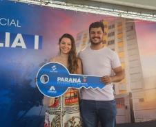 64 famílias de Maringá celebram o sonho do imóvel próprio