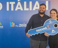 64 famílias de Maringá celebram o sonho do imóvel próprio