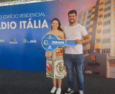 64 famílias de Maringá celebram o sonho do imóvel próprio