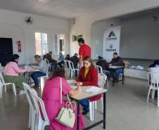 Em Ribeirão Claro, 50 famílias recebem moradias financiadas pela Cohapar