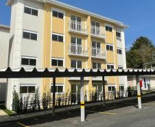 Cohapar entrega residencial com 128 apartamentos na capital 