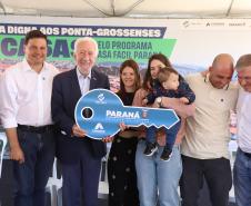 Casa Fácil Paraná: Darci Piana entrega casas para 292 famílias de Ponta Grossa