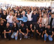 Casa Fácil Paraná: Darci Piana entrega casas para 292 famílias de Ponta Grossa