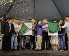 532 famílias de Cafelândia e Nova Aurora recebem as chaves da casa própria