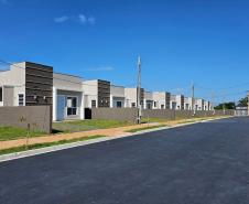 Com recursos estaduais, Cohapar entrega residencial com 47 novas casas em Foz do Iguaçu