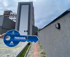 Cohapar entrega empreendimento com 24 apartamentos na capital