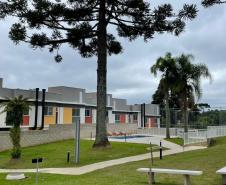 Cohapar entrega residencial com 184 casas e apartamentos em Curitiba