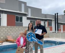 Cohapar entrega residencial com 184 casas e apartamentos em Curitiba