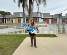 Cohapar entrega residencial com 184 casas e apartamentos em Curitiba