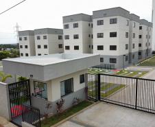 Programa Casa Fácil: vice-governador entrega residencial com 240 unidades em Londrina