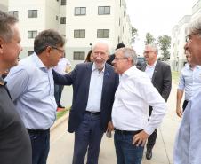 Programa Casa Fácil: vice-governador entrega residencial com 240 unidades em Londrina