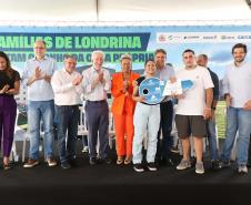 Programa Casa Fácil: vice-governador entrega residencial com 240 unidades em Londrina