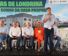 Programa Casa Fácil: vice-governador entrega residencial com 240 unidades em Londrina