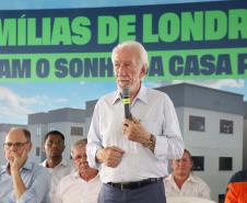 Programa Casa Fácil: vice-governador entrega residencial com 240 unidades em Londrina