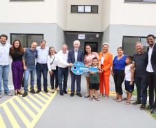 Programa Casa Fácil: vice-governador entrega residencial com 240 unidades em Londrina