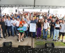 Programa Casa Fácil: vice-governador entrega residencial com 240 unidades em Londrina