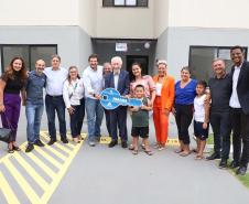 Programa Casa Fácil: vice-governador entrega residencial com 240 unidades em Londrina