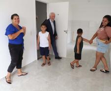 Programa Casa Fácil: vice-governador entrega residencial com 240 unidades em Londrina