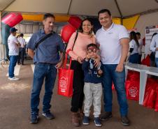 499 famílias de Ponta Grossa recebem chaves da casa própria com apoio do Estado