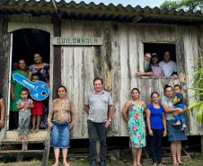 Cohapar entrega moradias para famílias quilombolas de Guaraqueçaba