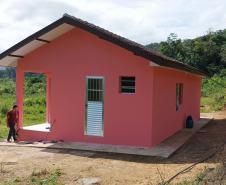 Cohapar entrega moradias para famílias quilombolas de Guaraqueçaba