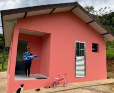 Cohapar entrega moradias para famílias quilombolas de Guaraqueçaba
