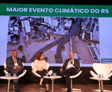 Painéis debatem programas, parcerias e fontes de financiamento para habitação