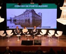 Painéis debatem programas, parcerias e fontes de financiamento para habitação