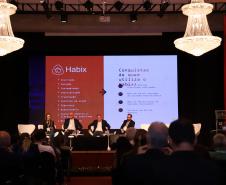 Painéis debatem programas, parcerias e fontes de financiamento para habitação