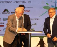 R$ 1,7 bilhão: Paraná firma convênio com BID e Caixa para novas fases do Casa Fácil