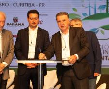 R$ 1,7 bilhão: Paraná firma convênio com BID e Caixa para novas fases do Casa Fácil