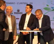 R$ 1,7 bilhão: Paraná firma convênio com BID e Caixa para novas fases do Casa Fácil