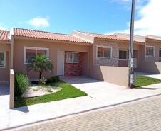 Com apoio do Estado, 50 famílias recebem as chaves da casa própria em Ponta Grossa
