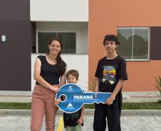 96 famílias de Araucária conquistam imóveis próprio com ajuda do Casa Fácil Paraná