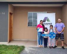 56 famílias de Paiçandu recebem as chaves da casa própria com a ajuda do Casa Fácil Paraná