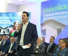 Convênio entre Cohapar e Sanepar vai levar banheiros a mais de 3 mil residências