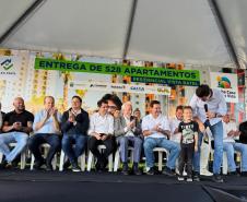  Sonho realizado: governador entrega residencial com 528 apartamentos em Guarapuava
