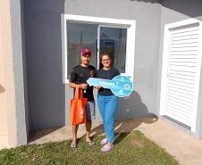 Com recursos do Casa Fácil Paraná, 55 famílias de Palmeira recebem as chaves dos novos lares