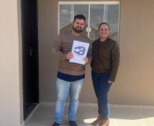 48 famílias de Japira recebem as chaves da moradia própria com apoio do Casa Fácil