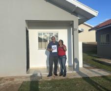 48 famílias de Japira recebem as chaves da moradia própria com apoio do Casa Fácil