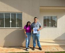 48 famílias de Japira recebem as chaves da moradia própria com apoio do Casa Fácil