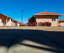 Com piscina e mobília, Ratinho Junior inaugura Condomínio do Idoso de Arapongas